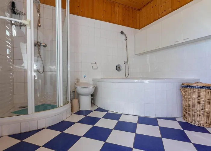 Theo 109 Apartament *