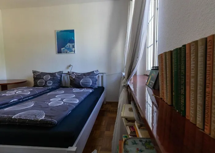 Theo 109 Apartment